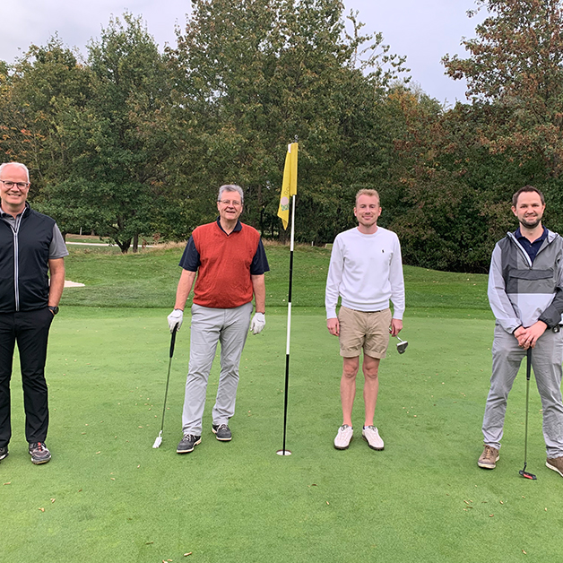 The COCUS Golf Team uses sun & home advantage Golf5